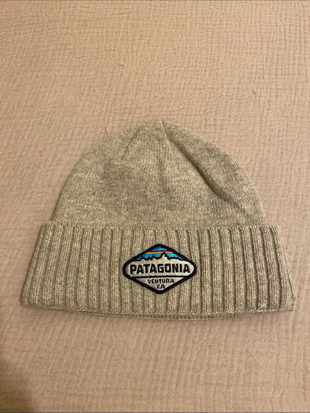 Patagonia Ventura Patch Knit Beanie in Heather Gray. Wool blend . Unisex